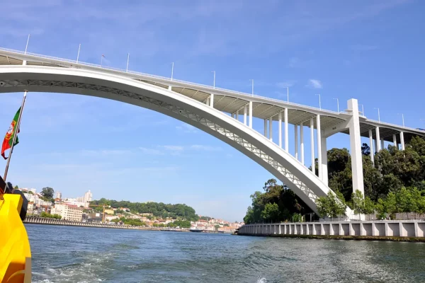 De rondvaart over de zes bruggen van Porto