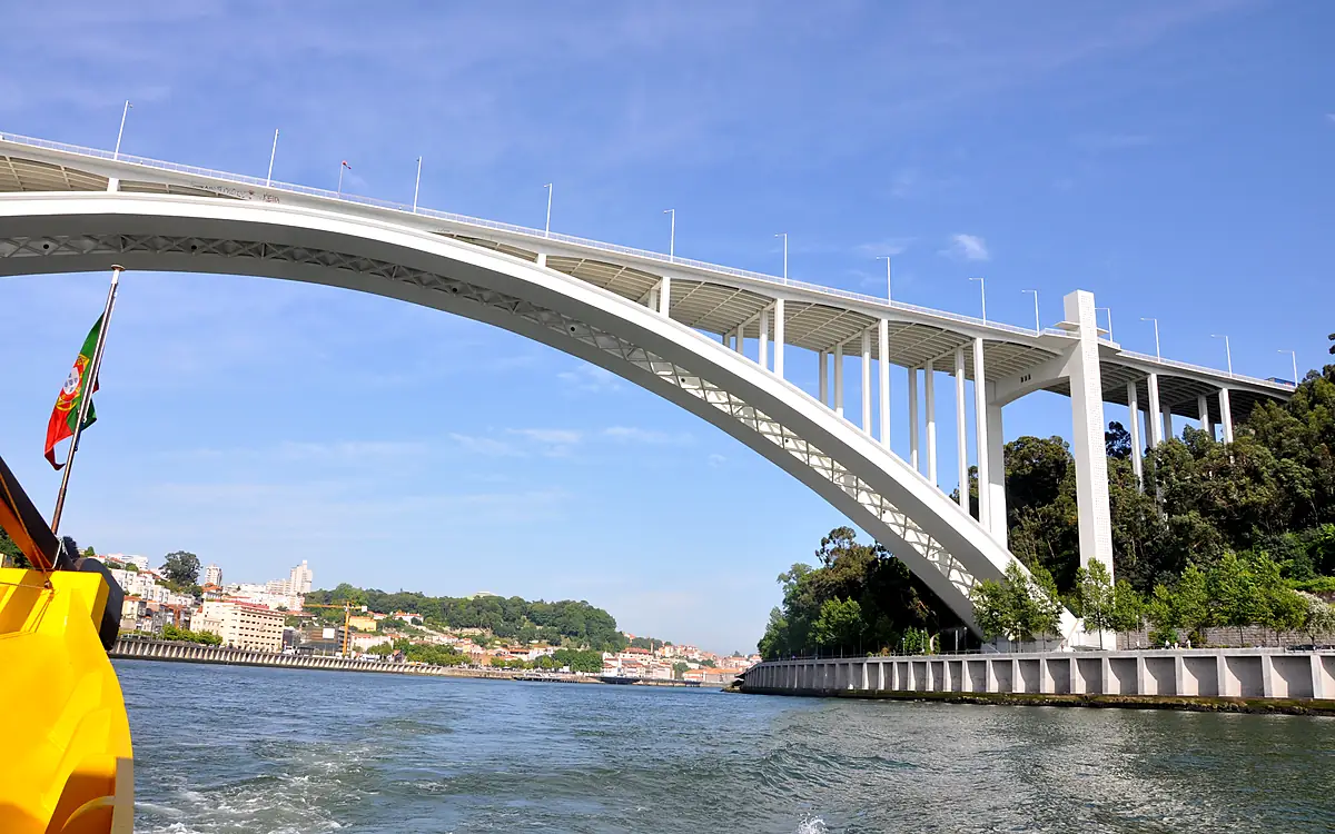 De rondvaart over de zes bruggen van Porto