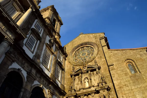 Igreja de São Francisco: gotiek van buiten, goud van binnen